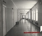 1960-09-Dependencias-Vista de un pasillo.jpg